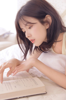 宁荣荣黑色蕾丝抹胸连衣裙